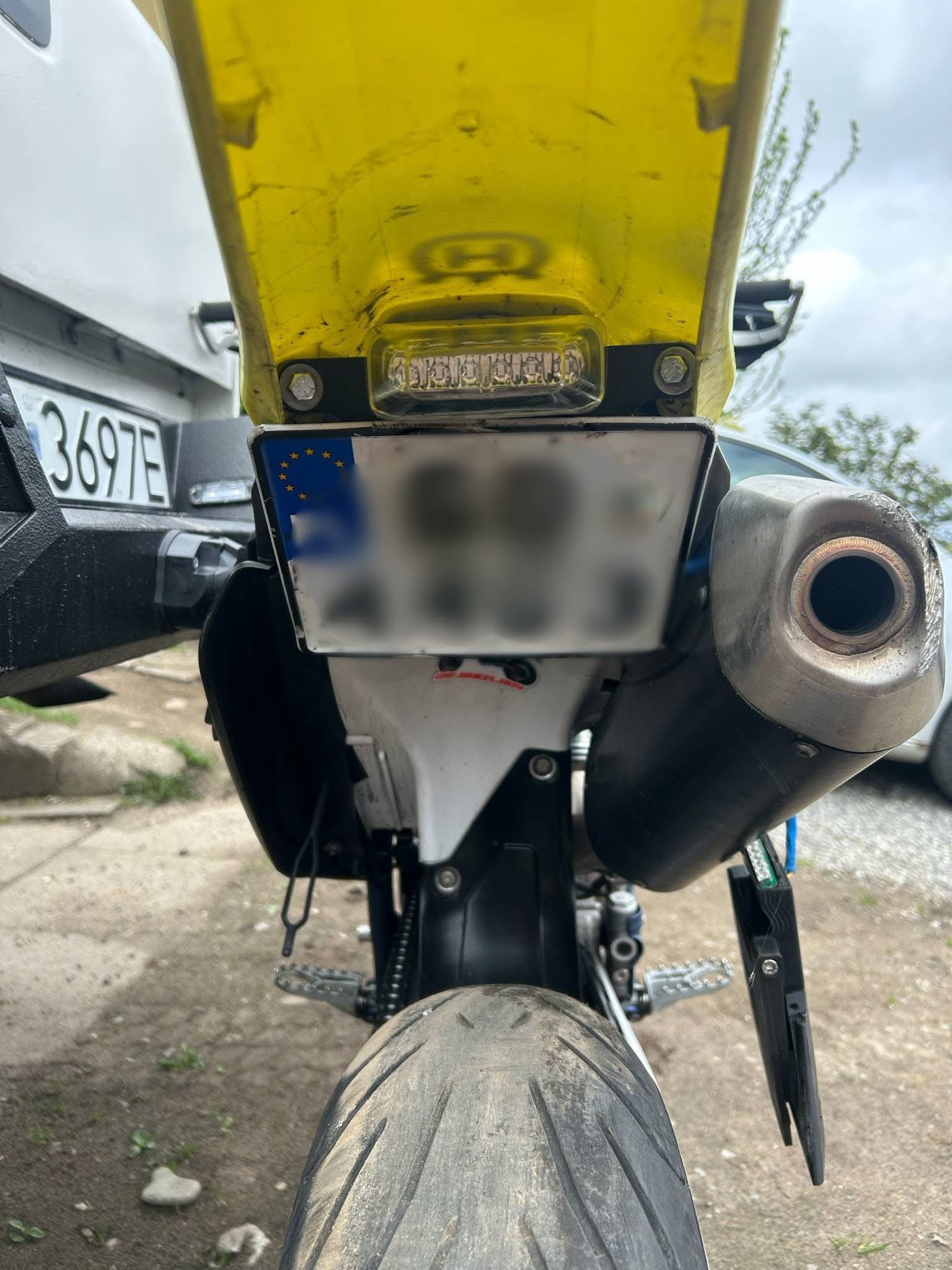 MOCOWANIE TABLICY W NADKOLU KTM 20-23